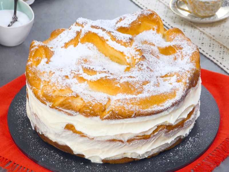 polnischer Puddingkuchen Karpatka mit Brandteig