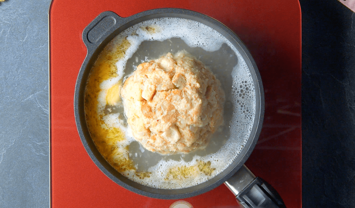 KnÃ¶del-Bun wird gekocht