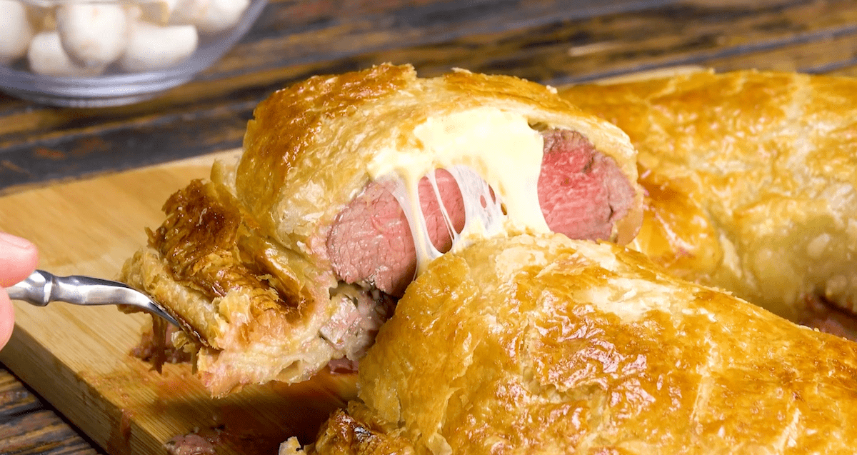 Beef-Wellington-Ring mit Champignons