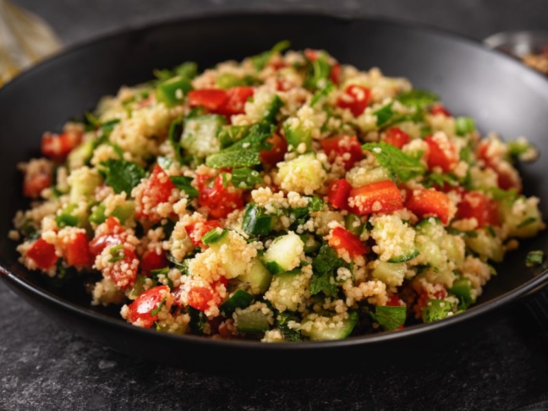 Dieser Couscous-Salat mit Minze ist das ideale Sommergericht