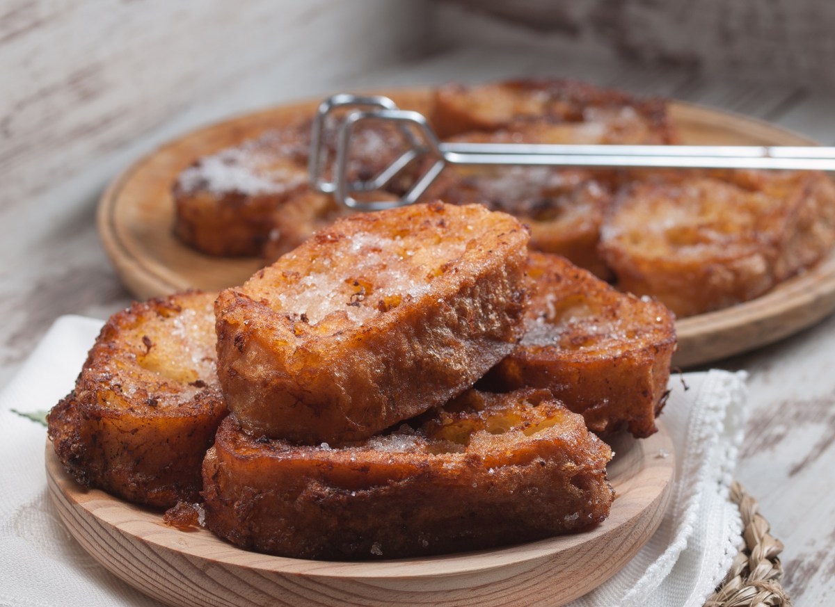 Ein Teller mit Stollen French Toasts