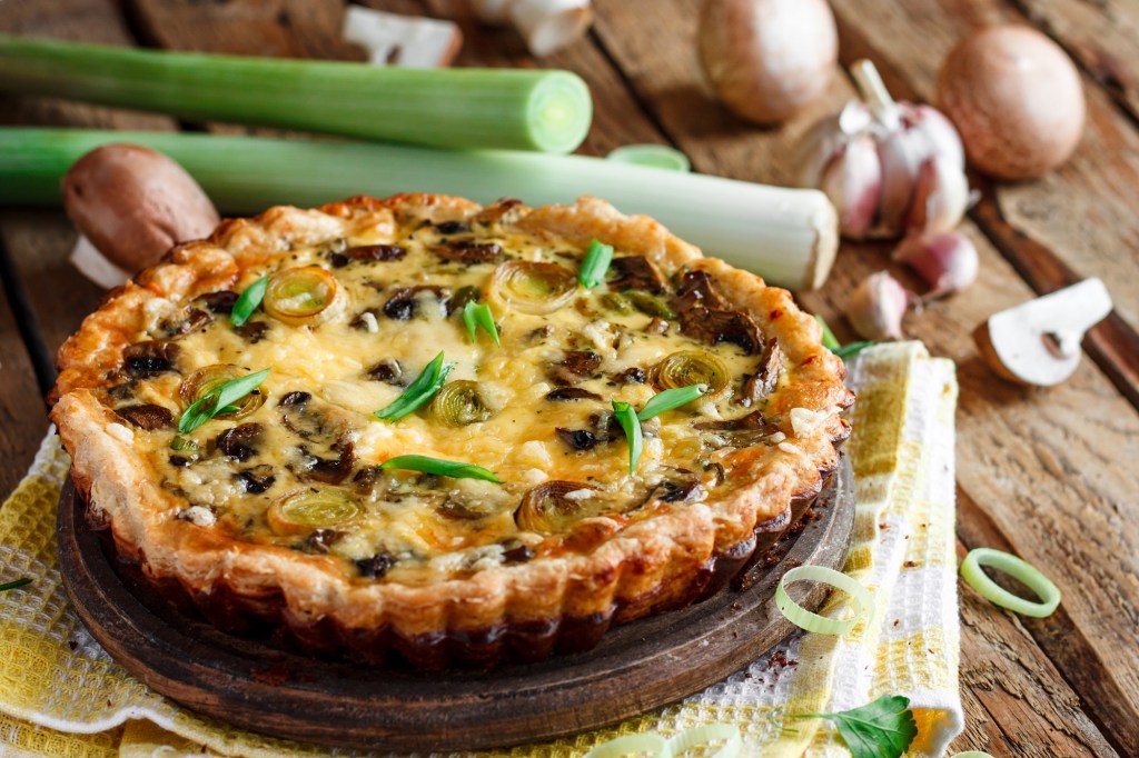 Probiere diese herzhafte Pilz-Lauch-Quiche