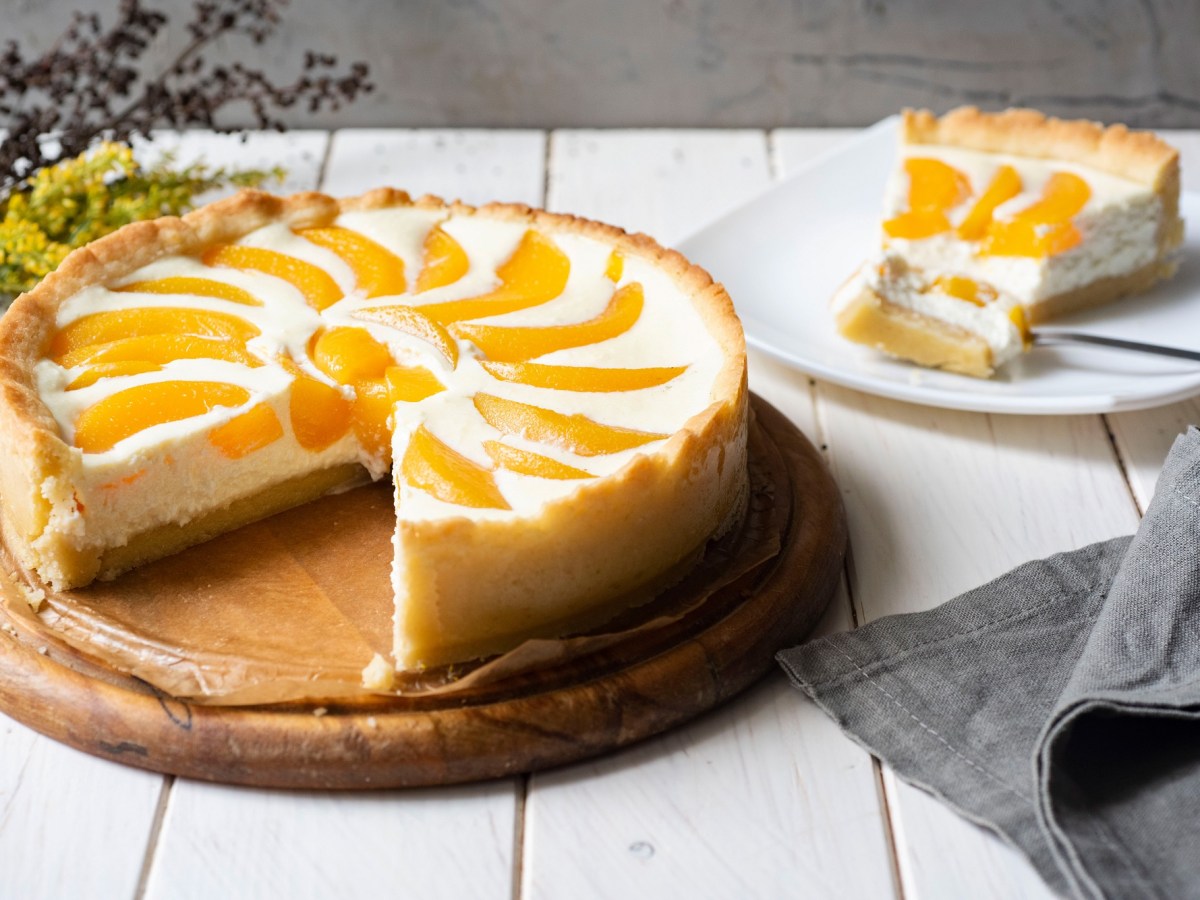 Pfirsich-Käsekuchen mit Mürbeteig, der wirklich jedem schmeckt