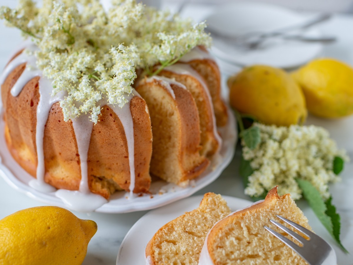 In diesem Holunderblütenkuchen steckt der Geschmack von Frühling