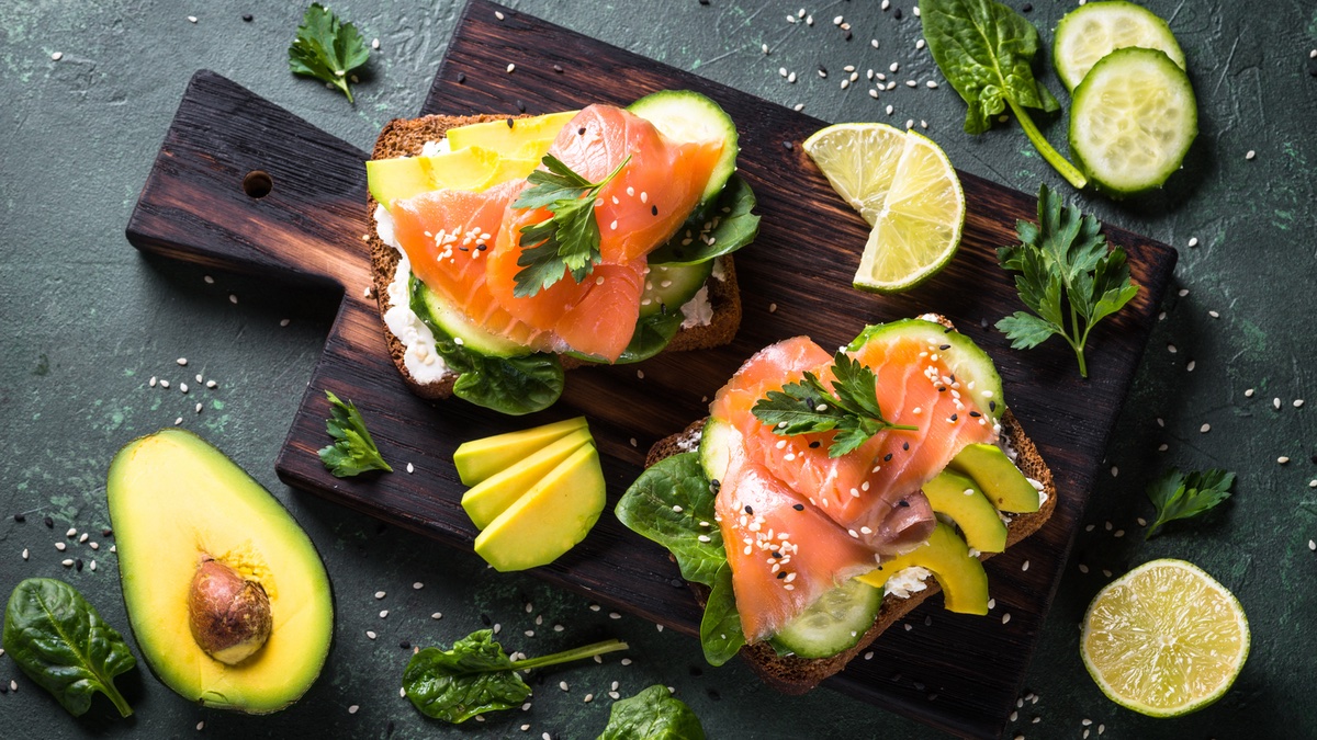 Avocado-Lachs-Toast