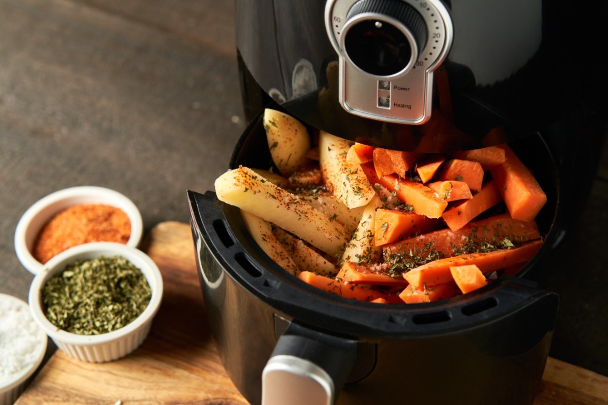 Was darf nicht in den Airfryer: Pommes in Heißluftfritteuse.