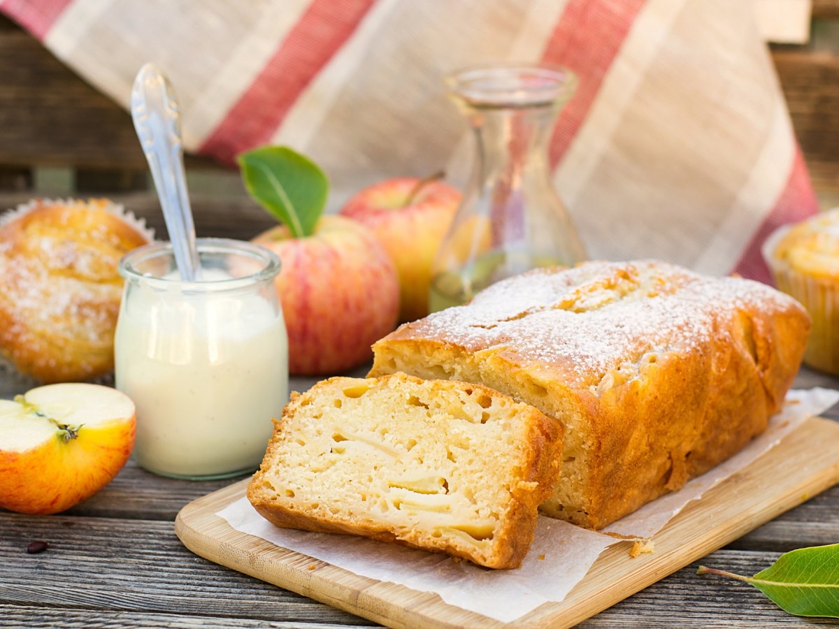 Joghurtkuchen mit Apfel: einfach backen und genießen