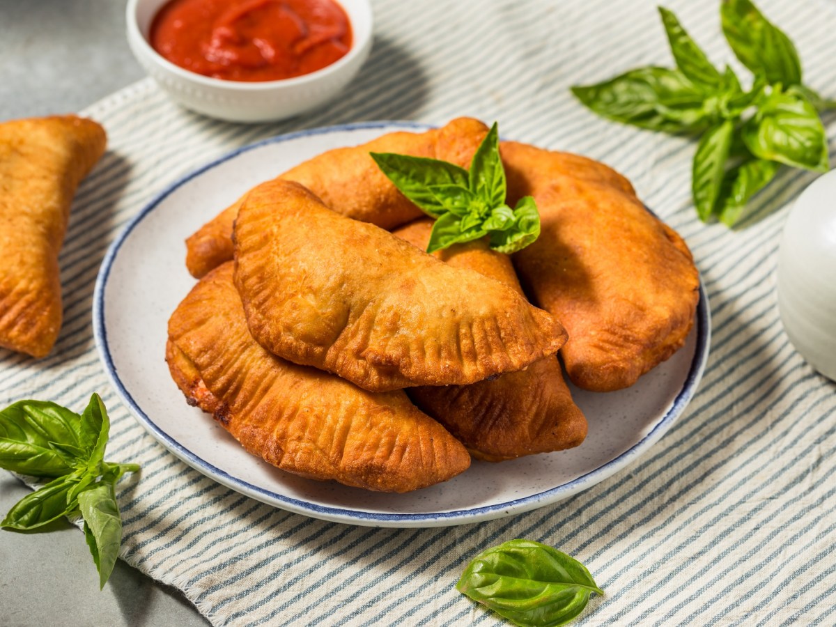 Thunfisch-Panzerotti: italienische Teigtasche mit herzhafter Füllung