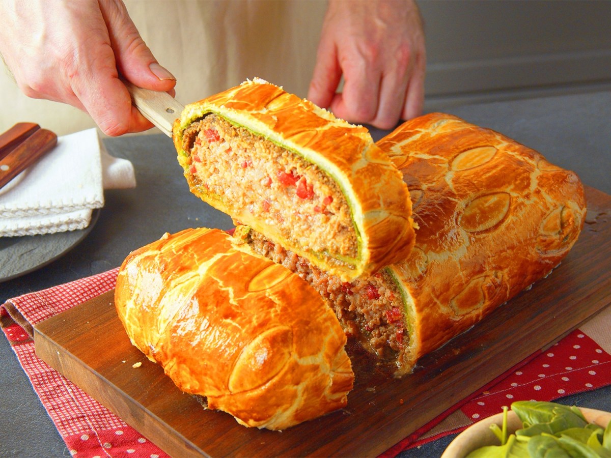 Serviere diesen Weihnachtshackbraten zum Fest