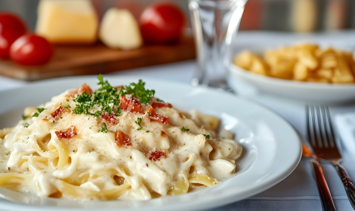 Ein Teller mit Béchamel-Nudeln