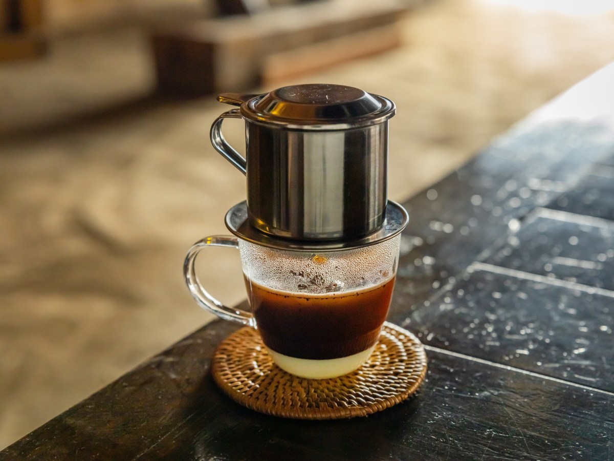 Vietnamesischer Kaffee: traditionellen Wachmacher ganz leicht zu Hause brühen